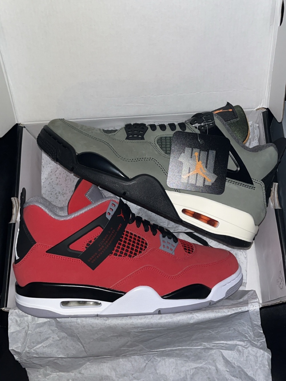 Jordan 4 Retro Toro + Undefeated Pack SZ 11